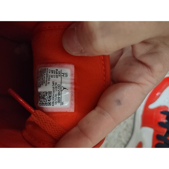 Nike Youth Air Jordan 1 Mid Se GS Electro Orange size 7Y DC7248-600 - Picture 10 of 12